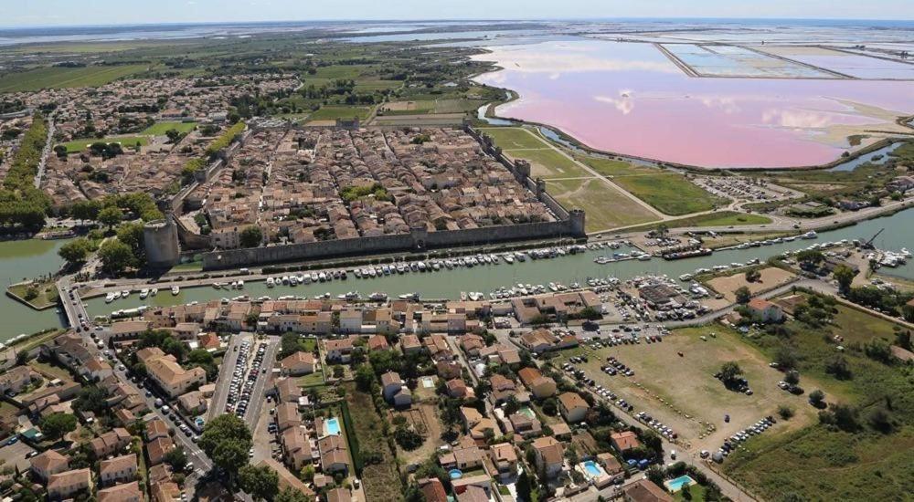 Superbe appartement de caractère au calme Aigues-Mortes Extérieur photo